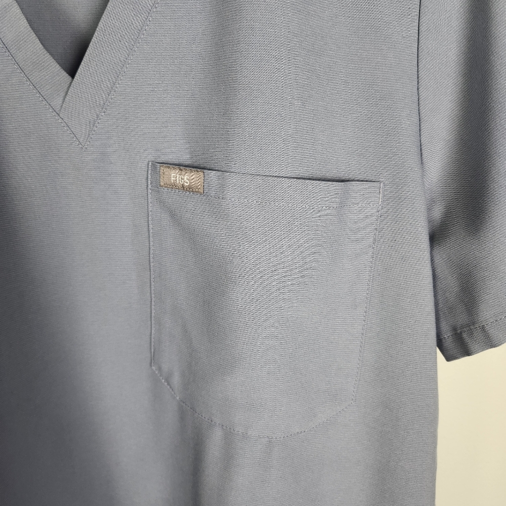 FIGS Women's Technical Collection Catarina One-Pocket Scrub Top Size L EUC #719 - Picture 3 of 10